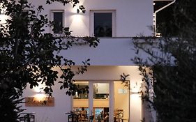 L'Amarena Garden House